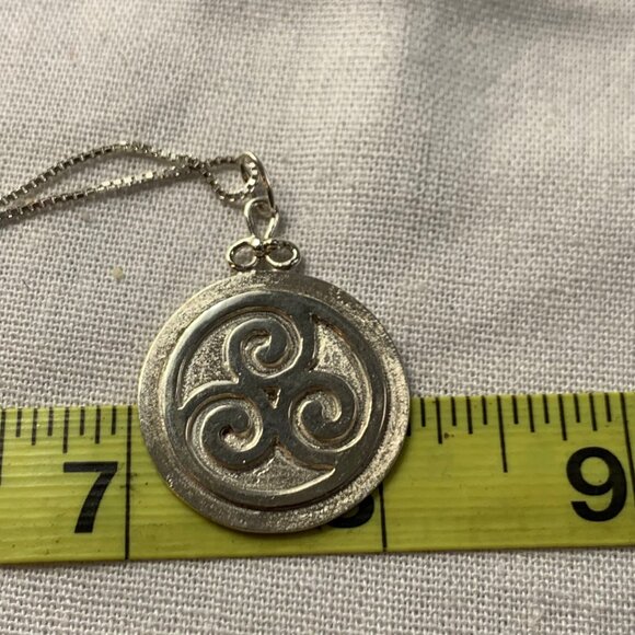 Sterling Silver 925 Handmade Triskele Spiral Circle Pendant 18" Box Link Chain - Picture 11 of 12